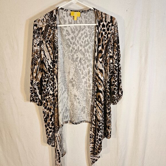 Liz Lange Sweaters - Liz Lange Size 1x animal print sweater. ITEM #2028